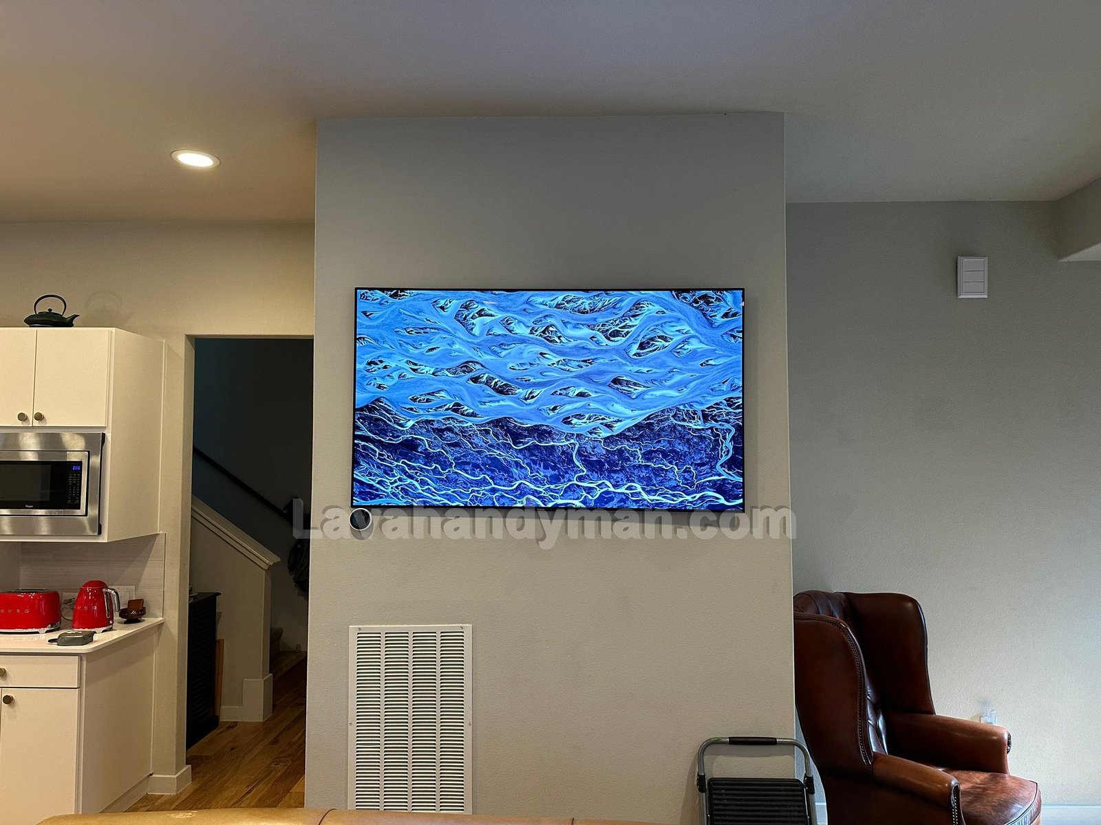 ⚙️ Components of a TV Mainboard and Their Functions