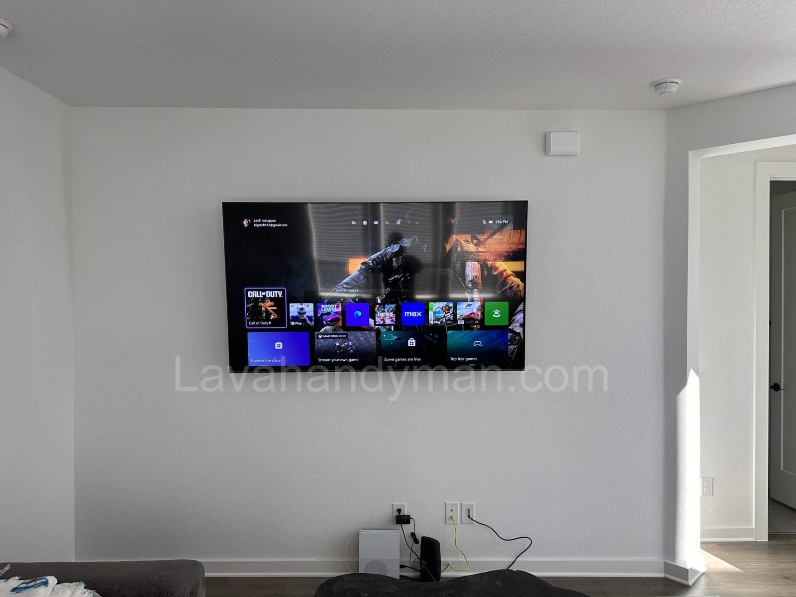 “Curved vs Flat TVs for Home Theaters “