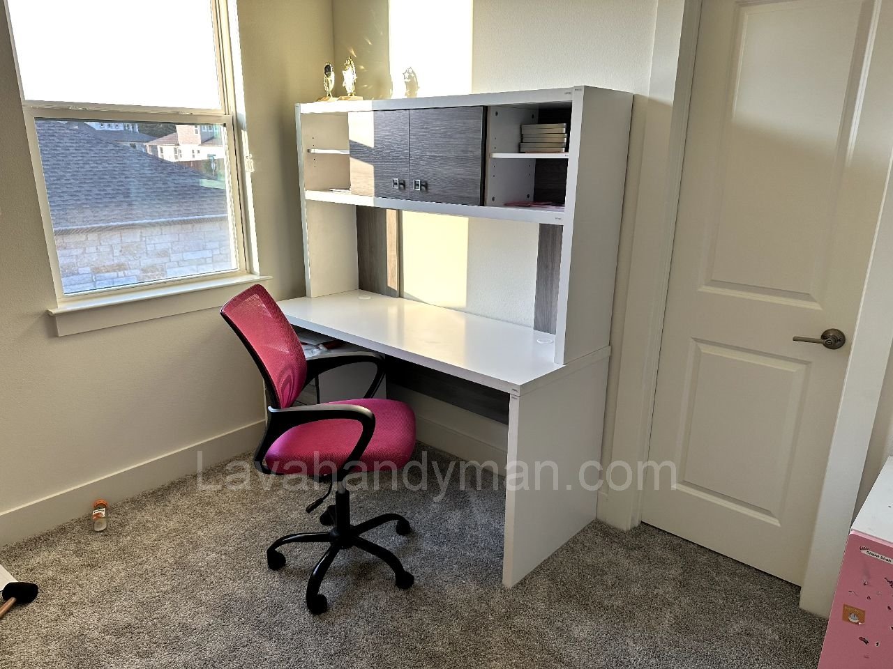 Comprehensive Guide to Installing a Desk and Bed in the Bedroom