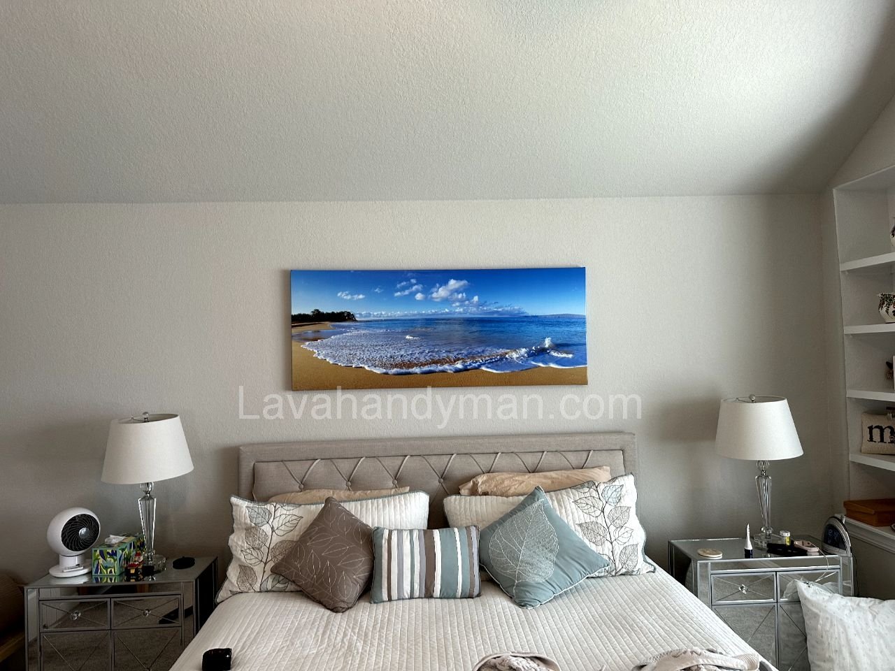 A Complete Guide to Hanging Paintings in the Living Room and Bedroom