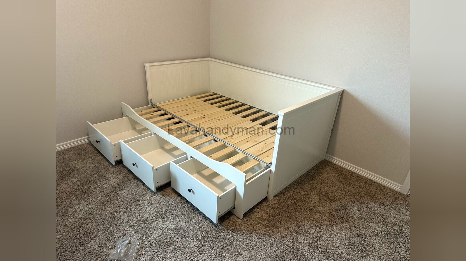 Comprehensive Guide to Assembling a Bed with Drawers