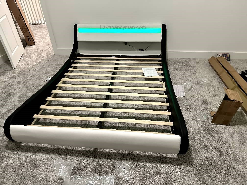 Assembling an RGB Double Bed