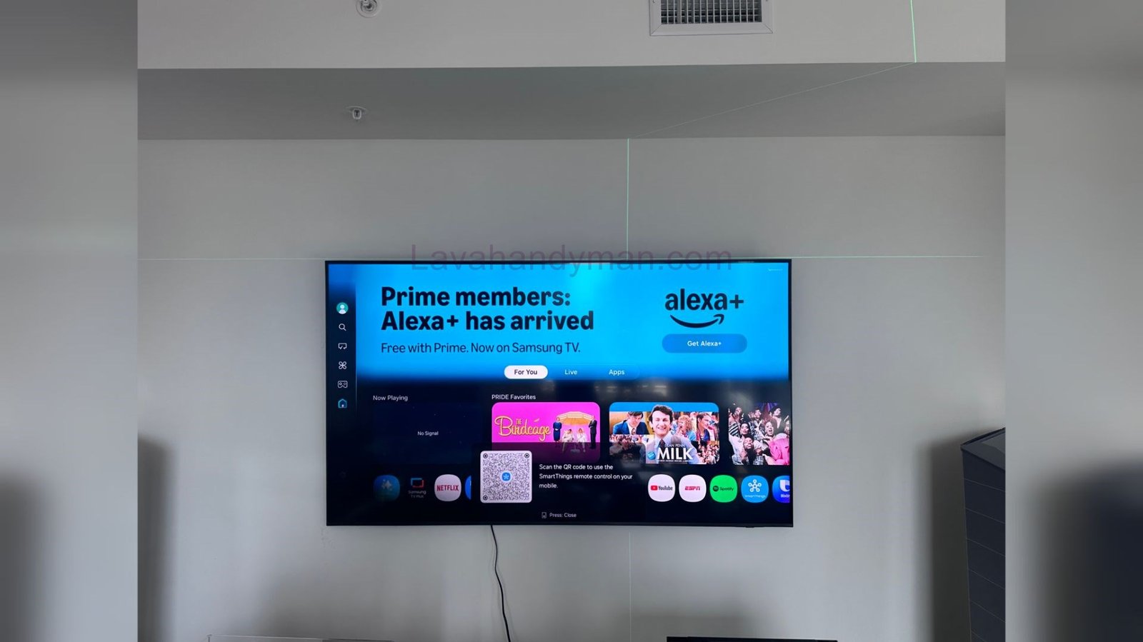 Expert Samsung Smart TV Wall Mount Installation for a Modern Living Room