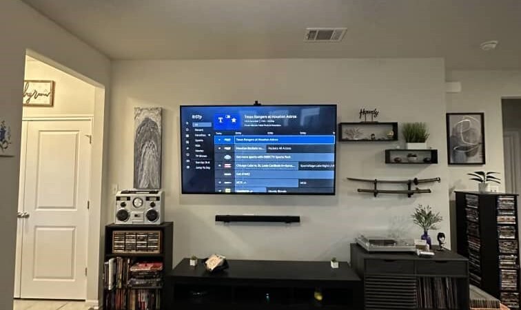 The Complete Guide to Installing an 85-Inch TV on the Wall: Choosing the Right Mount, Height, and Viewing Angle