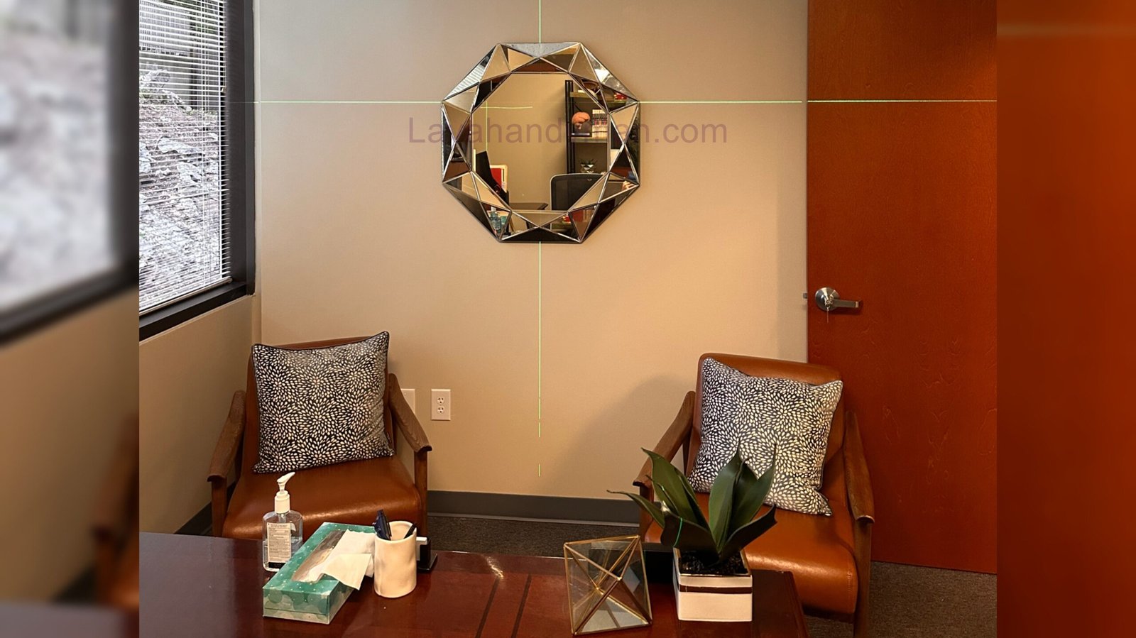 Professional Guide to Installing Decorative Mirrors on Walls Using a Laser Level for Accurate, Clean, and Perfect Results